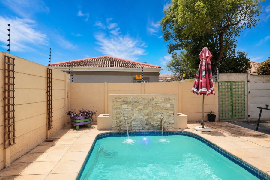 3 Bedroom Property for Sale in Parklands Western Cape